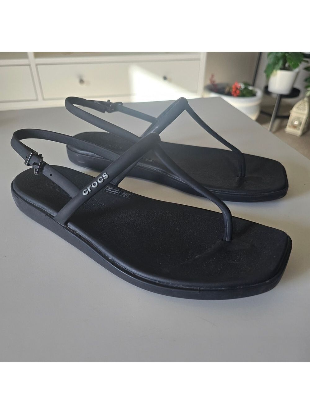 Crocs Women’s Black Slingback Thong Sandals Size 7W